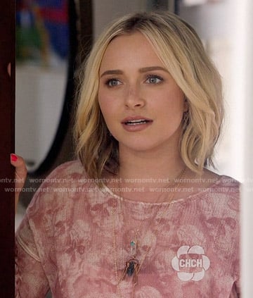 Juliette's pink skull print sweater on Nashville