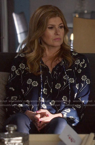 Rayna's blue flower printed blouse on Nashville