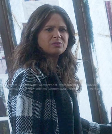 Quinn's black and white checked jacket on Scandal