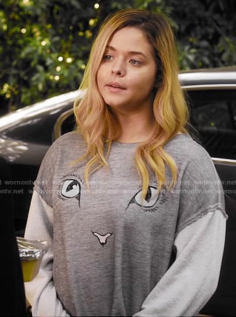 Ali's cat face sweatshirt on Pretty Little Liars