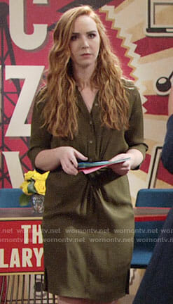 Mariah's green shirtdress on The Young and the Restless