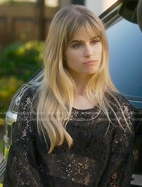 Brooke's black lace bell-sleeve crop top on Scream