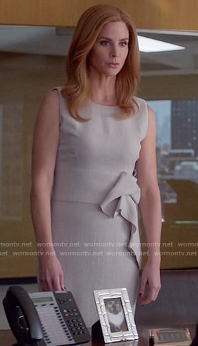 Donna's sleeveless dress with front ruffle on Suits