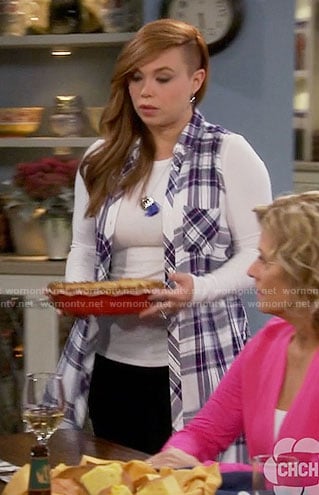 Kristin's long sleeveless plaid shirt on Last Man Standing