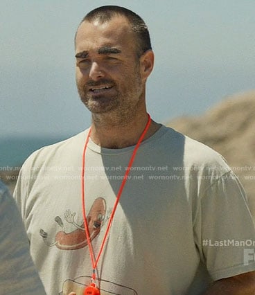 Phil's hot dog tee on Last Man on Earth