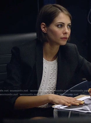 Thea's white scalloped detail top on Arrow