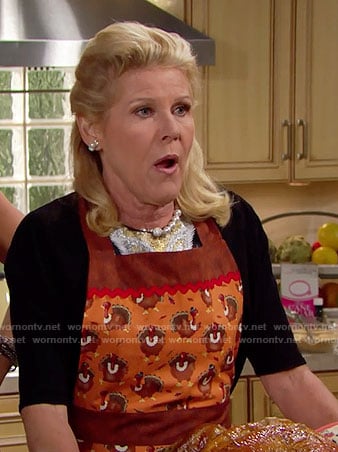 Pam's turkey print Thanksgiving apron on The Bold and the Beautiful