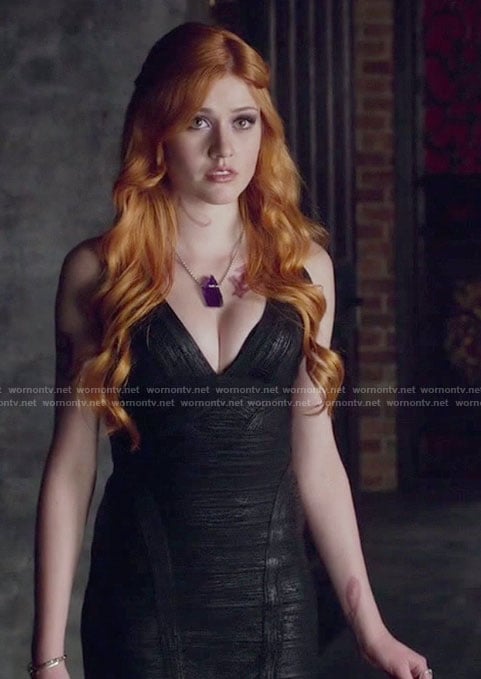 Clary's v-neck black dress on Shadowhunters