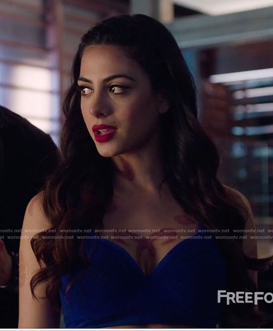 Isabelle's blue mesh sports bra on Shadowhunters