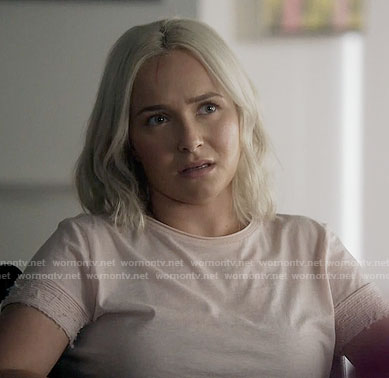 Juliette's t-shirt with frayed sleeves on Nashville