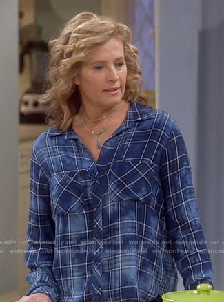 Vanessa's blue checked shirt on Last Man Standing