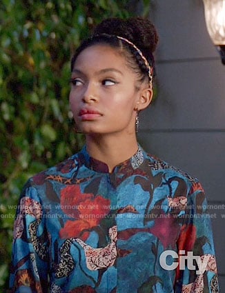 Zoey's blue abstract print blouse on Black-ish