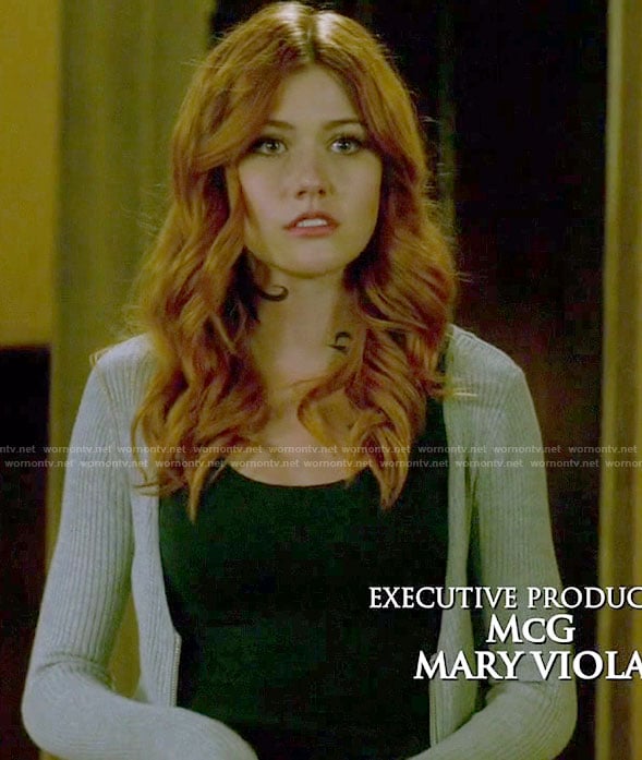 Clary's grey zip-front cardigan and green tank top on Shadowhunters