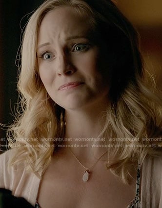 Caroline's white pendant necklace on The Vampire Diaries