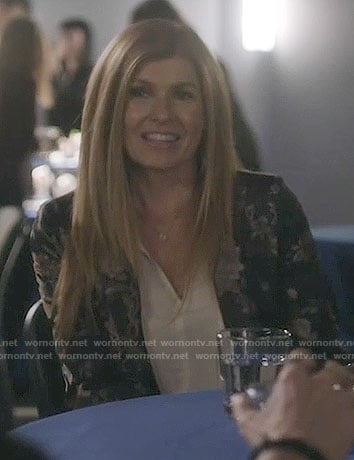 Rayna's floral blazer on Nashville