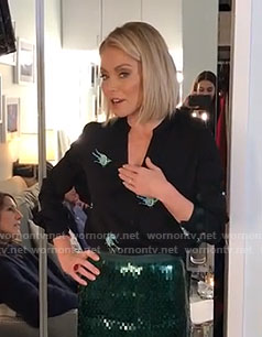 Kelly's bird print shirt and green skirt on Live with Kelly