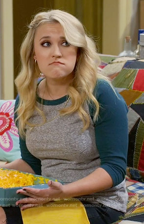Gabi's green and grey baseball tee on Young and Hungry