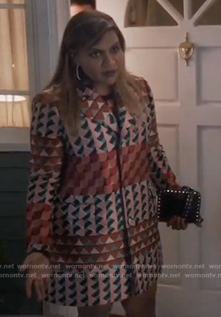 Mindy's geometric print coat on The Mindy Project