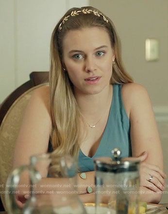 Polly's gold leaf headband on Riverdale