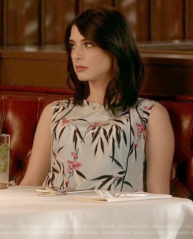 Alexis's blue leaf print top on Famous in Love