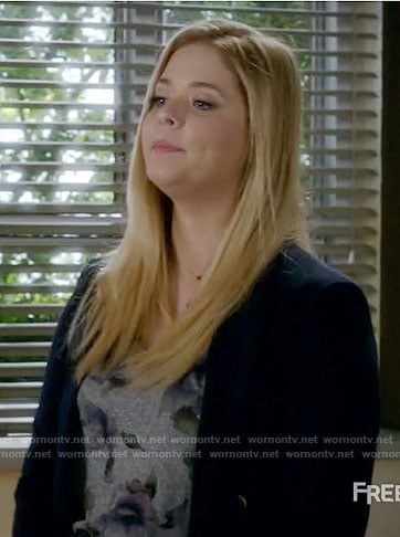 Ali's grey floral tee and spike necklace on Pretty Little Liars