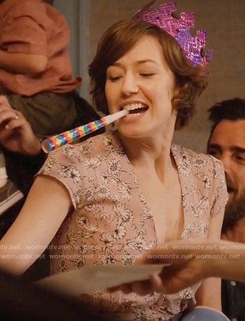 Nora's blush floral button-front dress on The Leftovers
