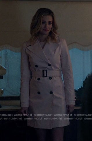 Betty's pink trench coat on Riverdale