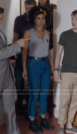 Bill's fries tank and jeans on Doctor Who