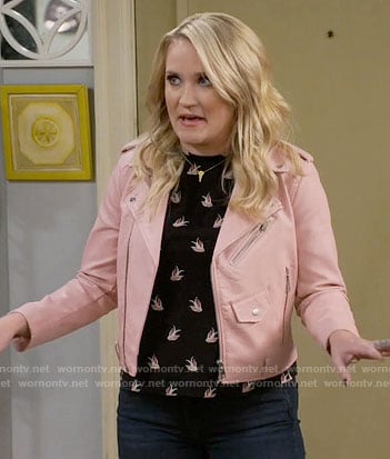 Gabi's black bird print top and pink leather jacket on Young and Hungry