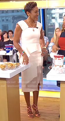 Robin's pink ruffled dress on Good Morning America