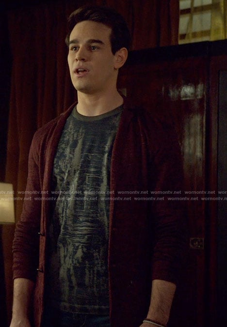 Simon's grey dyed t-shirt and red jacket on Shadowhunters