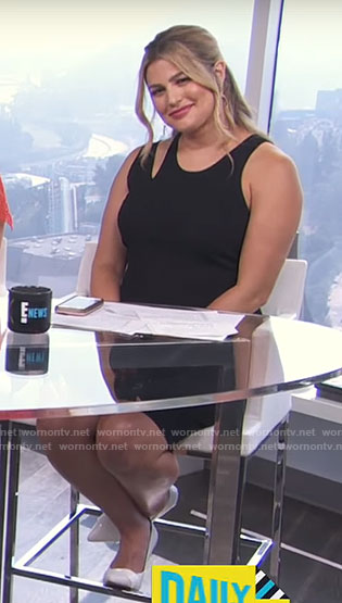 Carissa's black dress with shoulder cutout on E! News Daily Pop