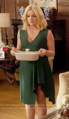 Jacqueline's green v-neck dress on Unbreakable Kimmy Schmidt