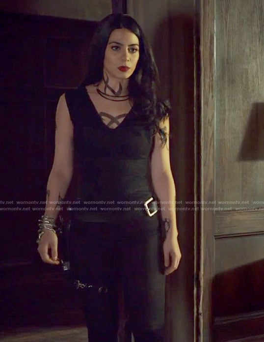Isabelle's black v-neck jumpsuit on Shadowhunters