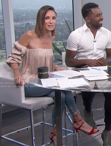 Catt's pink off-shoulder top and ripped jeans on E! News Daily Pop