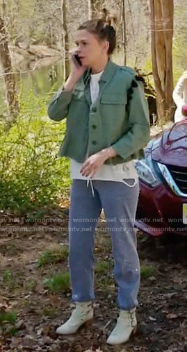 Liza's green tassel jacket and star sweatpants on Younger