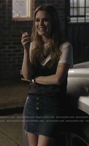 Alyssa's black cami and tee and denim skirt on Nashville