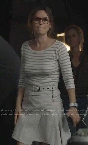 Alyssa's grey belted wrap skirt on Nashville