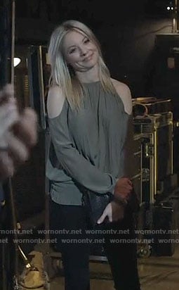 Jessie's green cold-shoulder top on Nashville