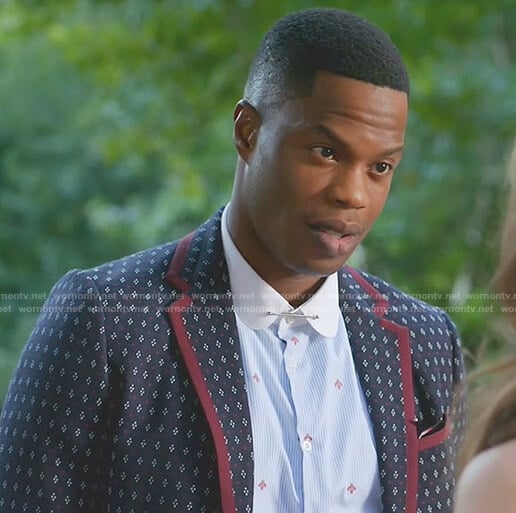 Jeff's blue striped bee print shirt and suit on Dynasty