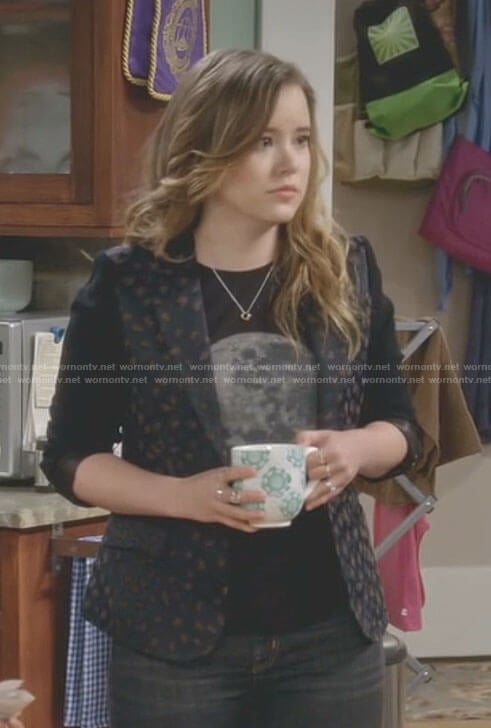 Kendra's black leopard blazer on Kevin Can Wait