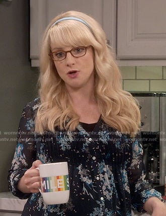 Bernadette's blue floral maternity blouse on The Big Bang Theory