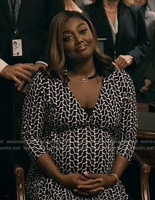 Daisy's black and white printed maternity dress on Madam Secretary