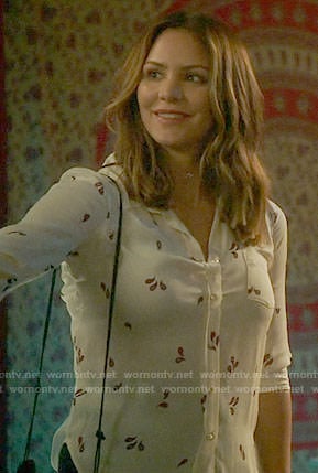 Paige's white paisley print shirt on Scorpion
