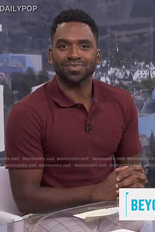 Justin's red polo shirt on E! News Daily Pop