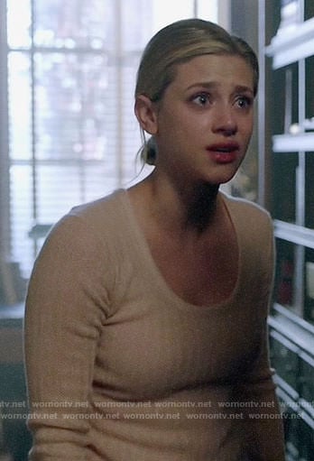 Betty's peach herringbone sweater on Riverdale