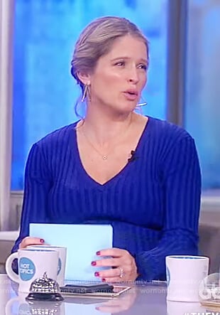 Sara's blue long sleeved dress on The View