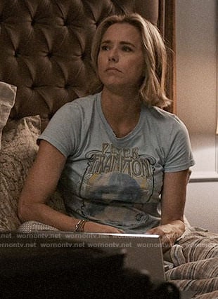 Elizabeth's Peter Frampton t-shirt on Madam Secretary
