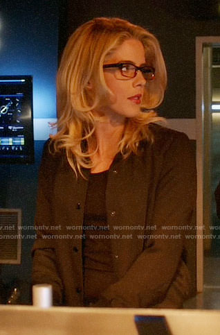 Felicity's black bomber jacket on The Flash
