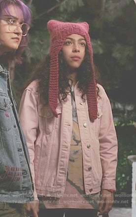 Molly's pink denim jacket on Marvel's Runaways